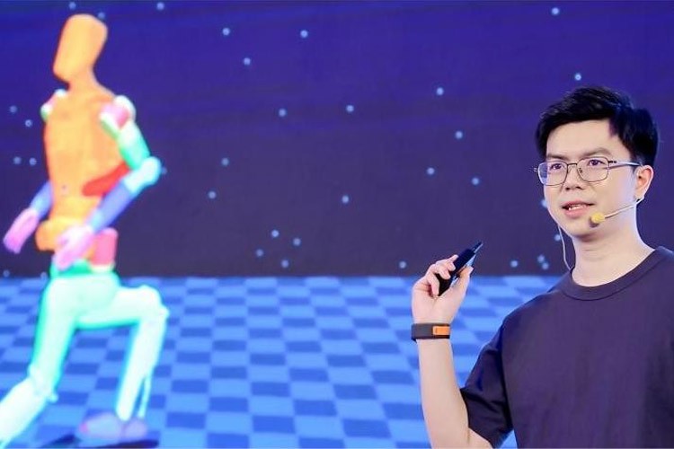 天才少年稚晖君milan米兰机器人走路进场！AI模型做大脑，目标售价20万以内